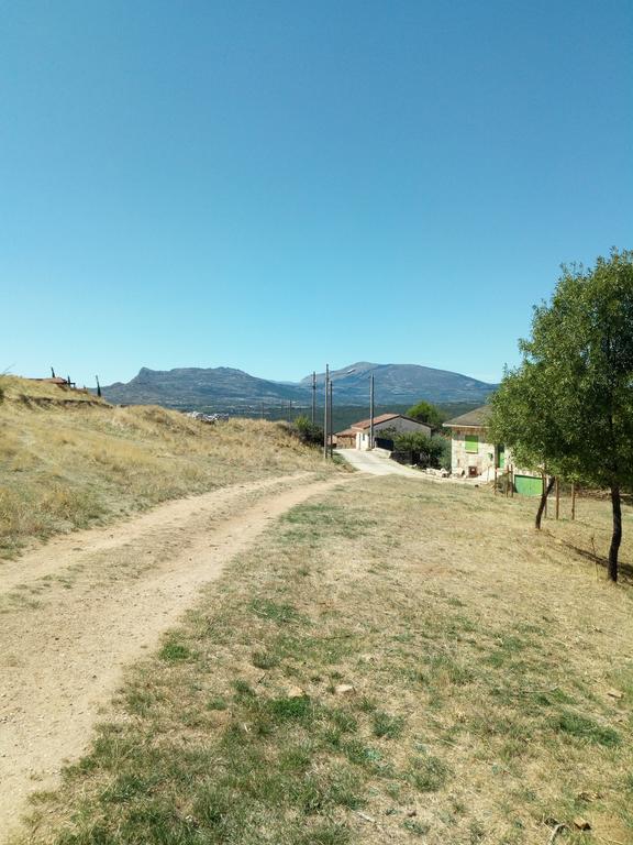 厄埃易高酒店 Cervera de Buitrago 外观 照片