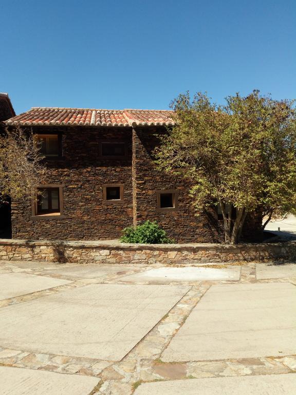厄埃易高酒店 Cervera de Buitrago 外观 照片